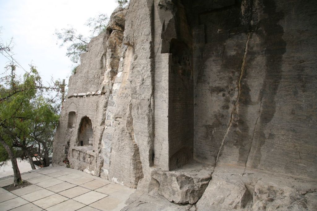 Miniature of Northern Xiangtangshan, South Cave, upper level