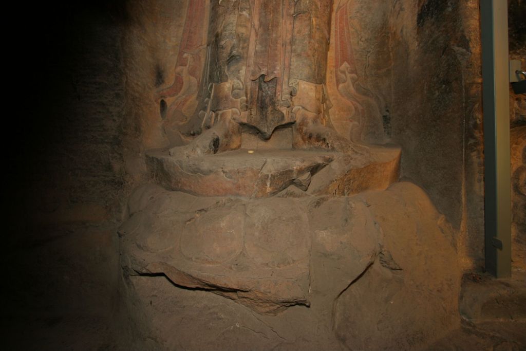 Miniature of Northern Xiangtangshan, South Cave, north vestibule