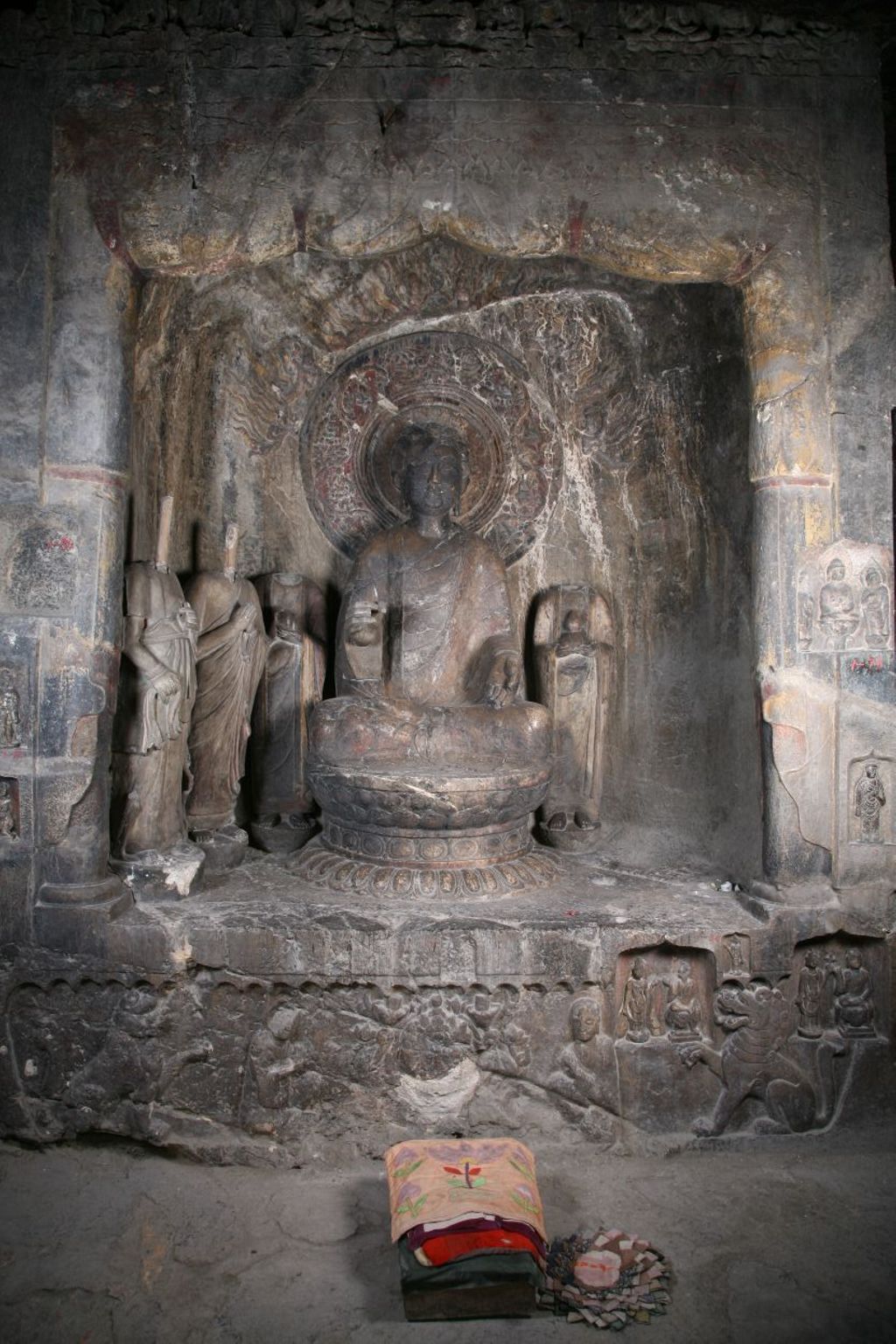 Miniature of Southern Xiangtangshan, Cave 1, altar front