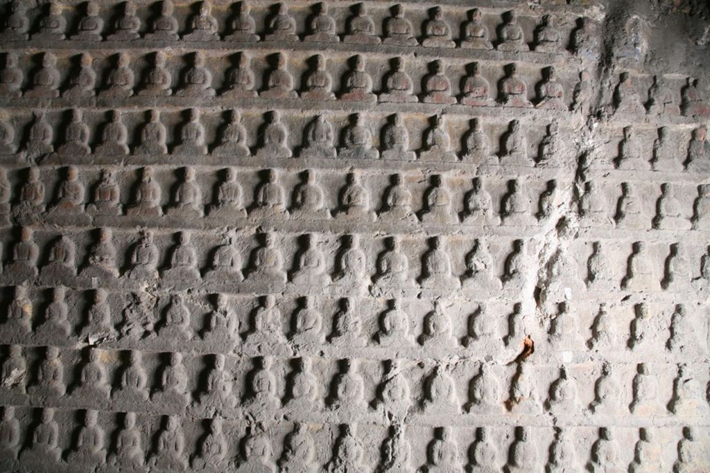 Miniature of Southern Xiangtangshan, Cave 1, interior, left side, little Buddhas