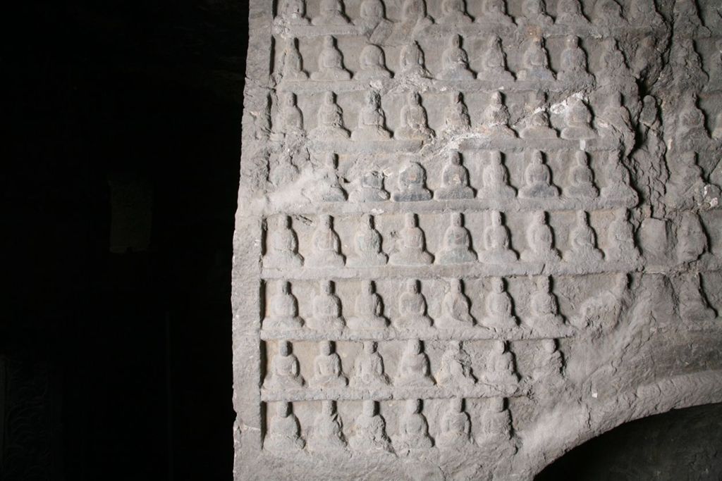 Miniature of Southern Xiangtangshan, Cave 1, interior, right side, little Buddhas