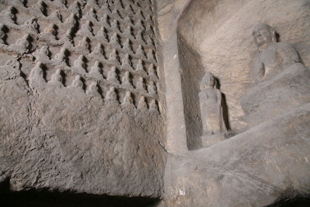 Miniature of Southern Xiangtangshan, Cave 1, interior, right side, little Buddhas