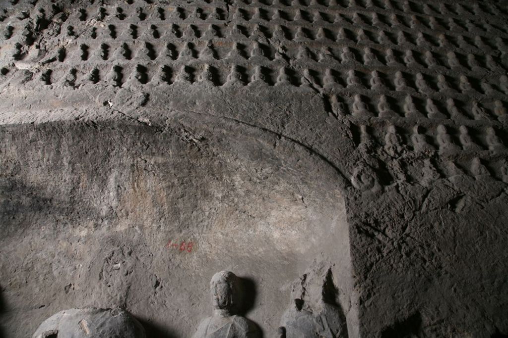Miniature of Southern Xiangtangshan, Cave 1, interior, right side, little Buddhas