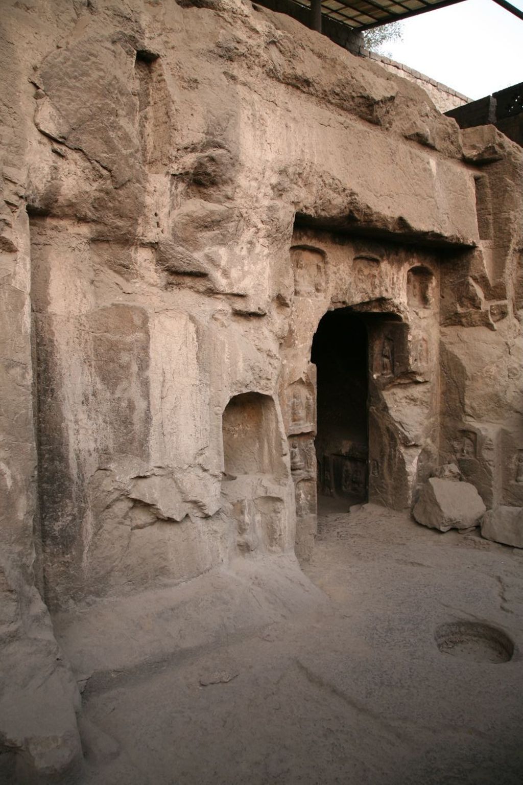Miniature of Southern Xiangtangshan, Cave 1, exterior