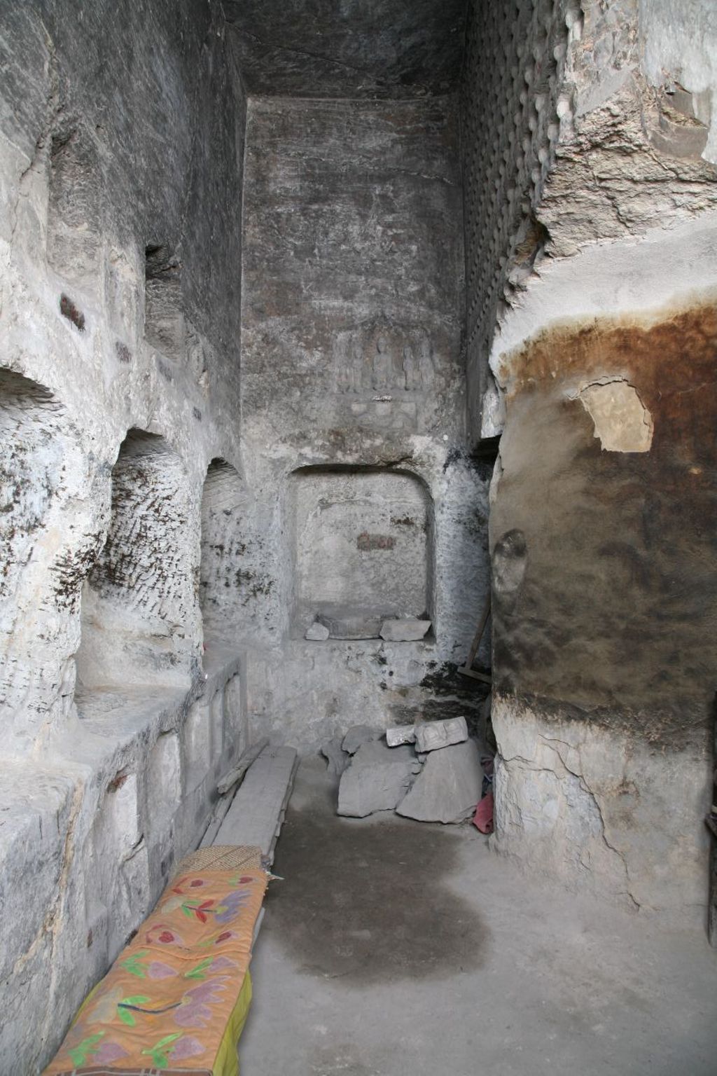 Miniature of Southern Xiangtangshan, Cave 2, interior