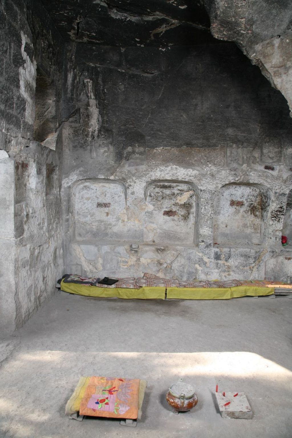 Miniature of Southern Xiangtangshan, Cave 2, interior