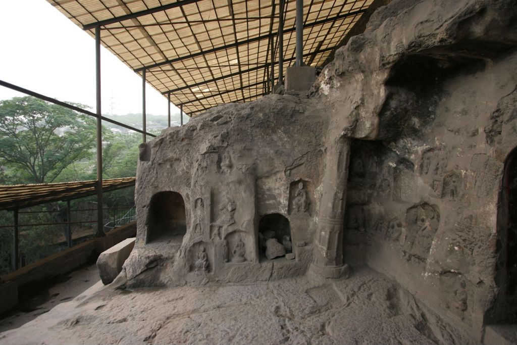 Miniature of Southern Xiangtangshan, Cave 3, exterior