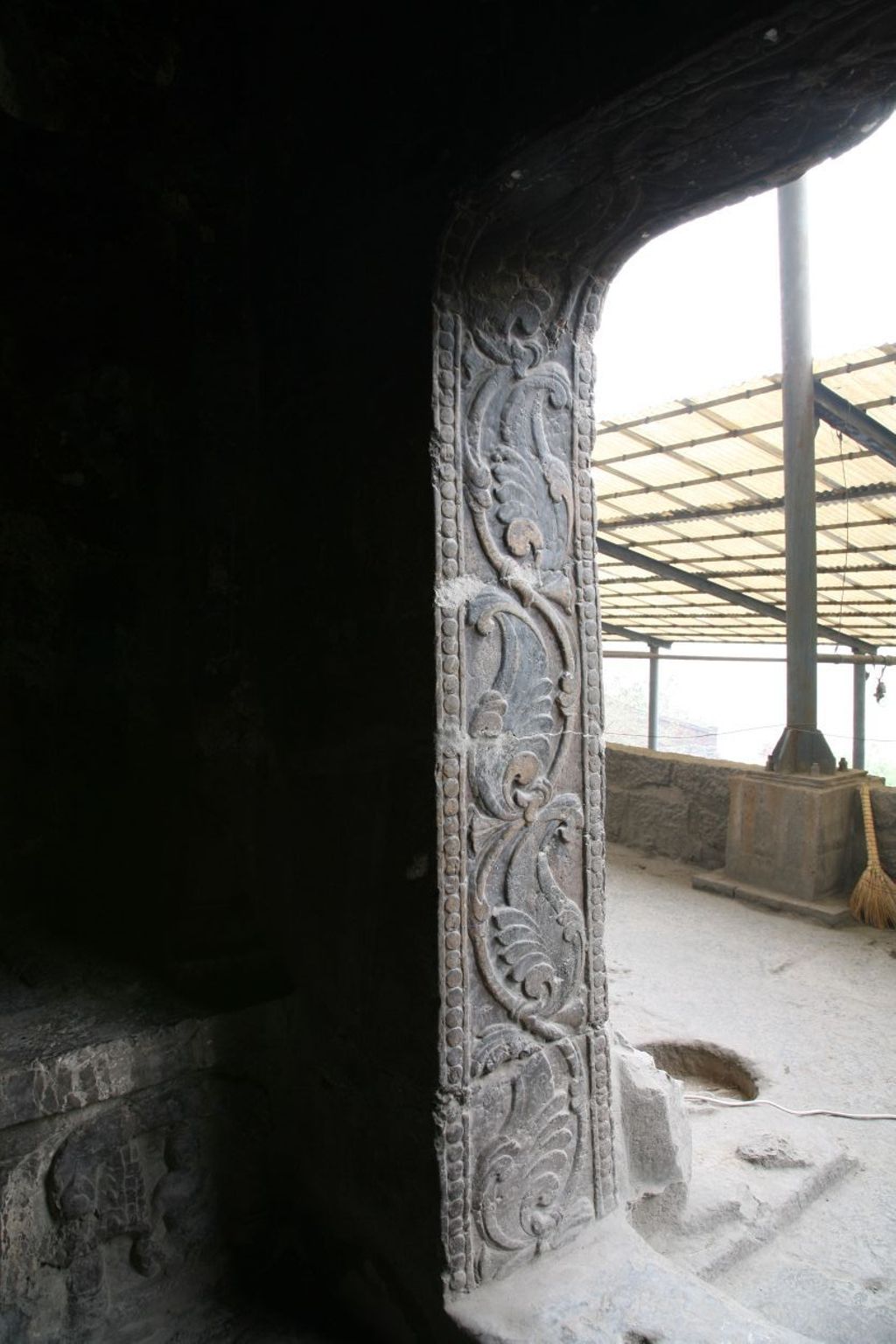 Miniature of Southern Xiangtangshan, Cave 5, interior