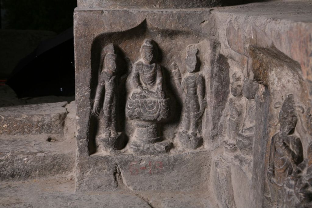 Miniature of Southern Xiangtangshan, Cave 6, altar base figures