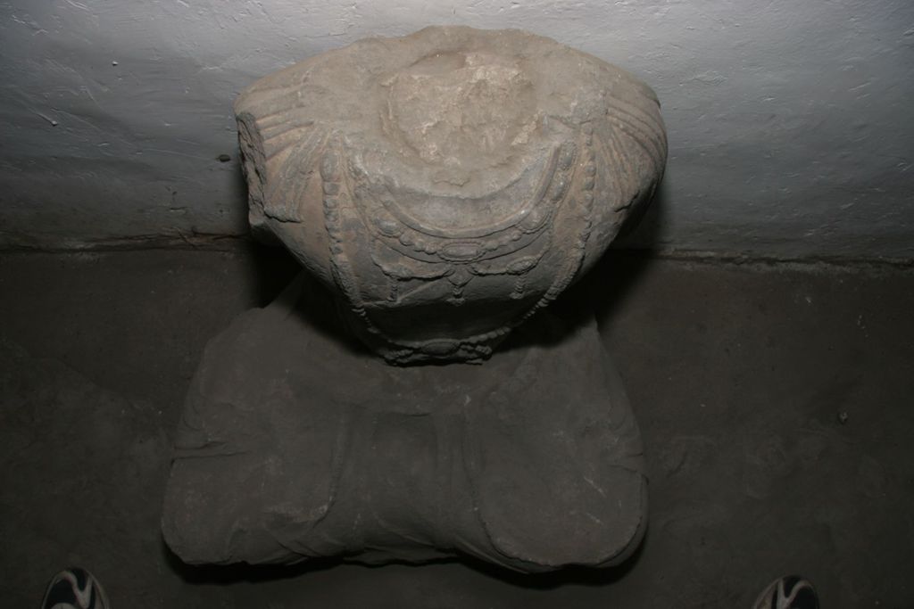 Miniature of Southern Xiangtangshan, seated bodhisattva