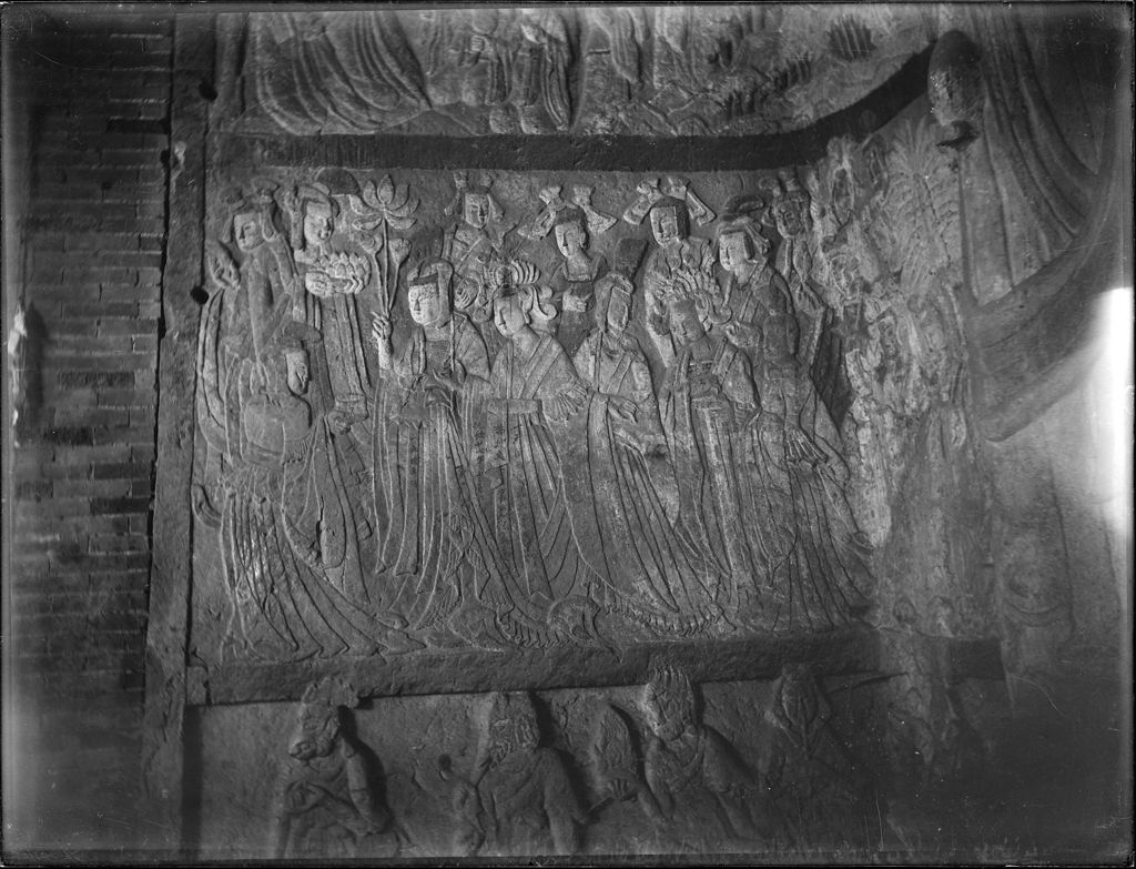 Miniature of Longmen Binyang Central Cave, northwest wall, showing removed donor relief ("Offering Procession of the Empress as Donor with Her Court")