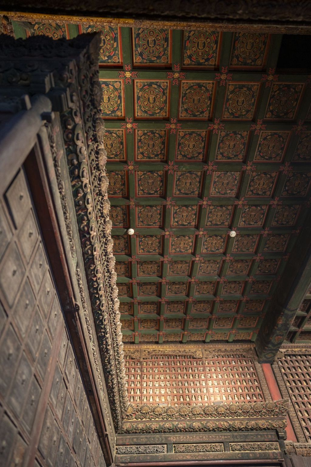 Miniature of Rulai Hall (Rulaidian, Tathagatha Hall or Shakyamuni Hall), first floor ceiling tiles and scripture cabinets