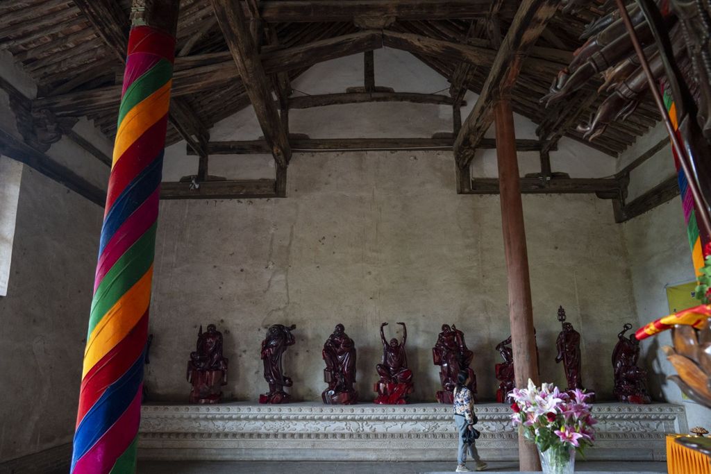Miniature of Lower Guangsheng Temple, front hall (or former Buddha's Temple), interior