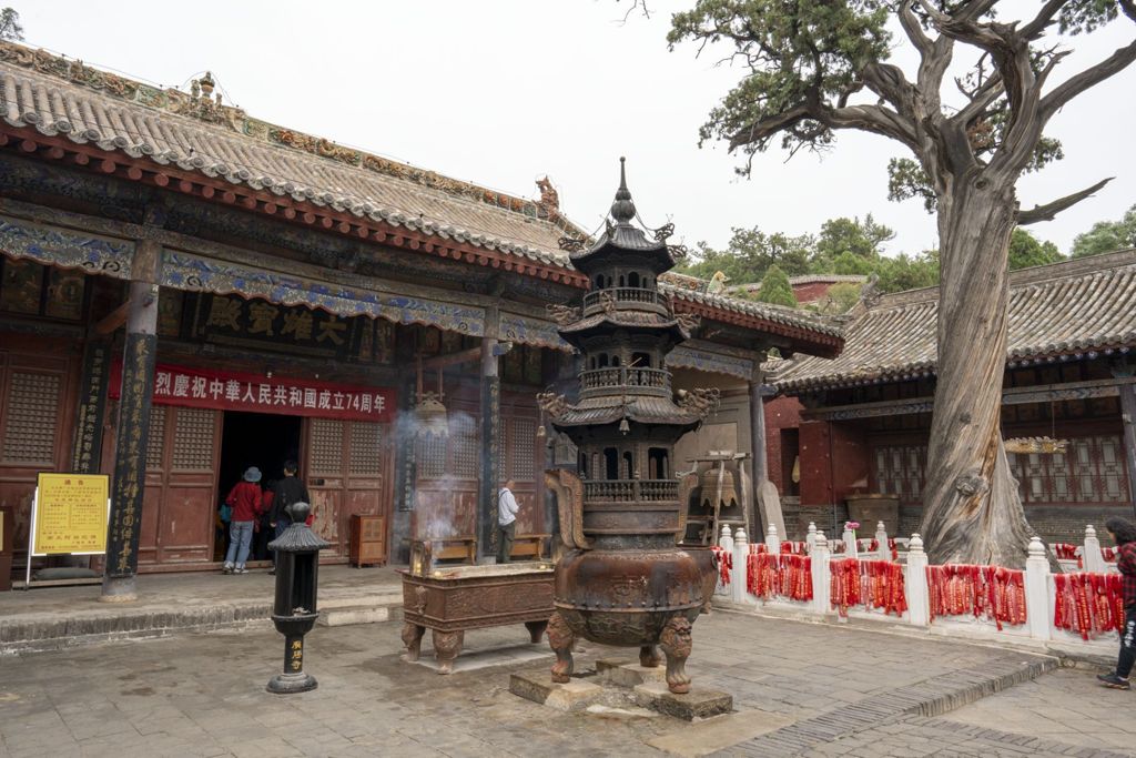 Miniature of Upper Guangsheng Temple, Sakyamuni Hall (or Daxiong Bodian) and incense burner