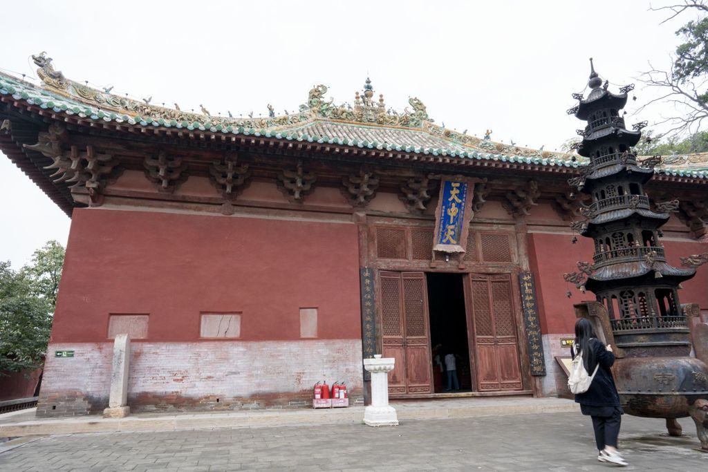 Miniature of Upper Guangsheng Temple, Vairocana Hall (or Pilu Temple or Tianzhongtian Temple) and incense burner
