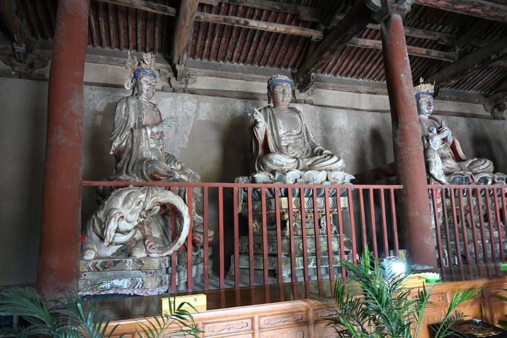 Miniature of Lower Guangsheng Temple, back hall (or Daxiong Bodian), Buddha Triad