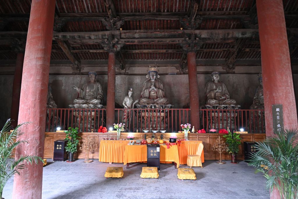 Miniature of Lower Guangsheng Temple, back hall (or Daxiong Bodian), Buddha Triad