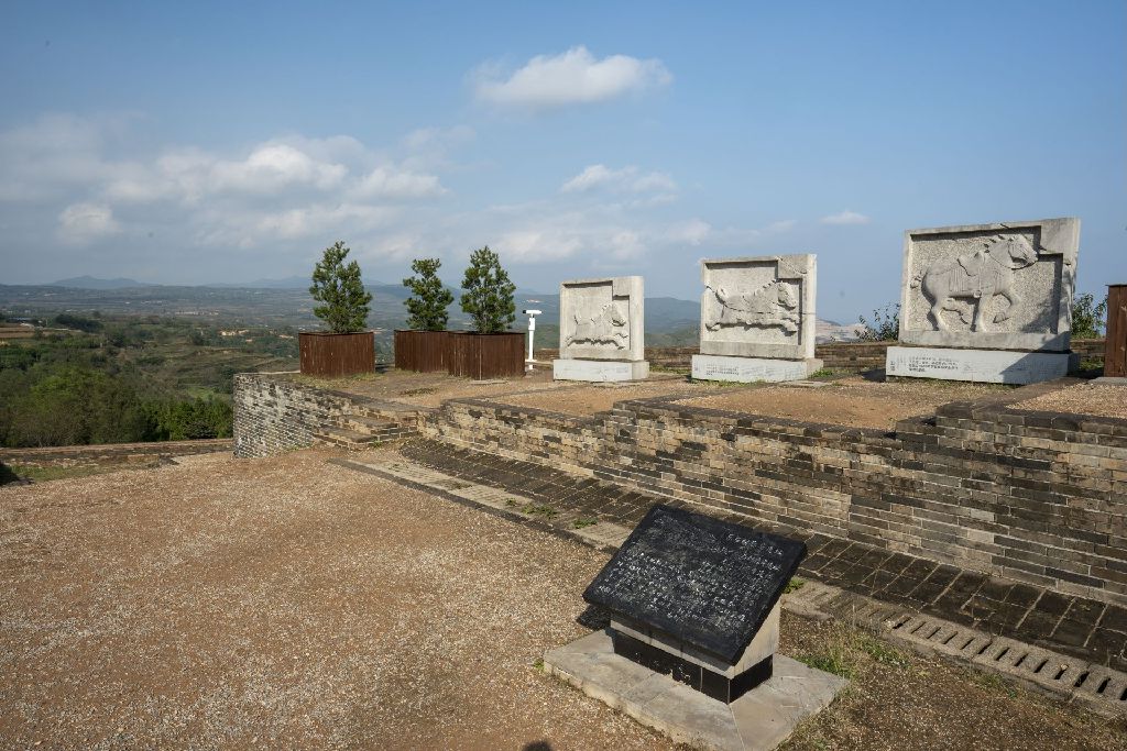 Miniature of Six Steeds of Zhao Mausoleum ("Zhaoling Liujun"), stone reliefs