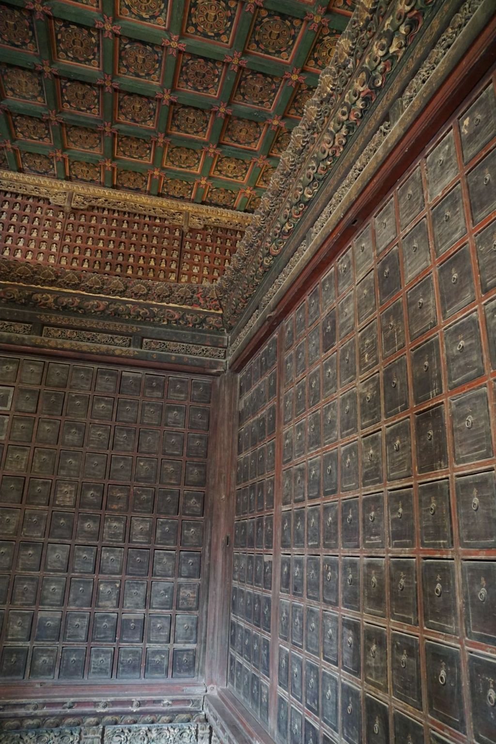 Miniature of Rulai Hall (Rulaidian, Tathagatha Hall or Shakyamuni Hall), first floor ceiling tiles and scripture cabinets