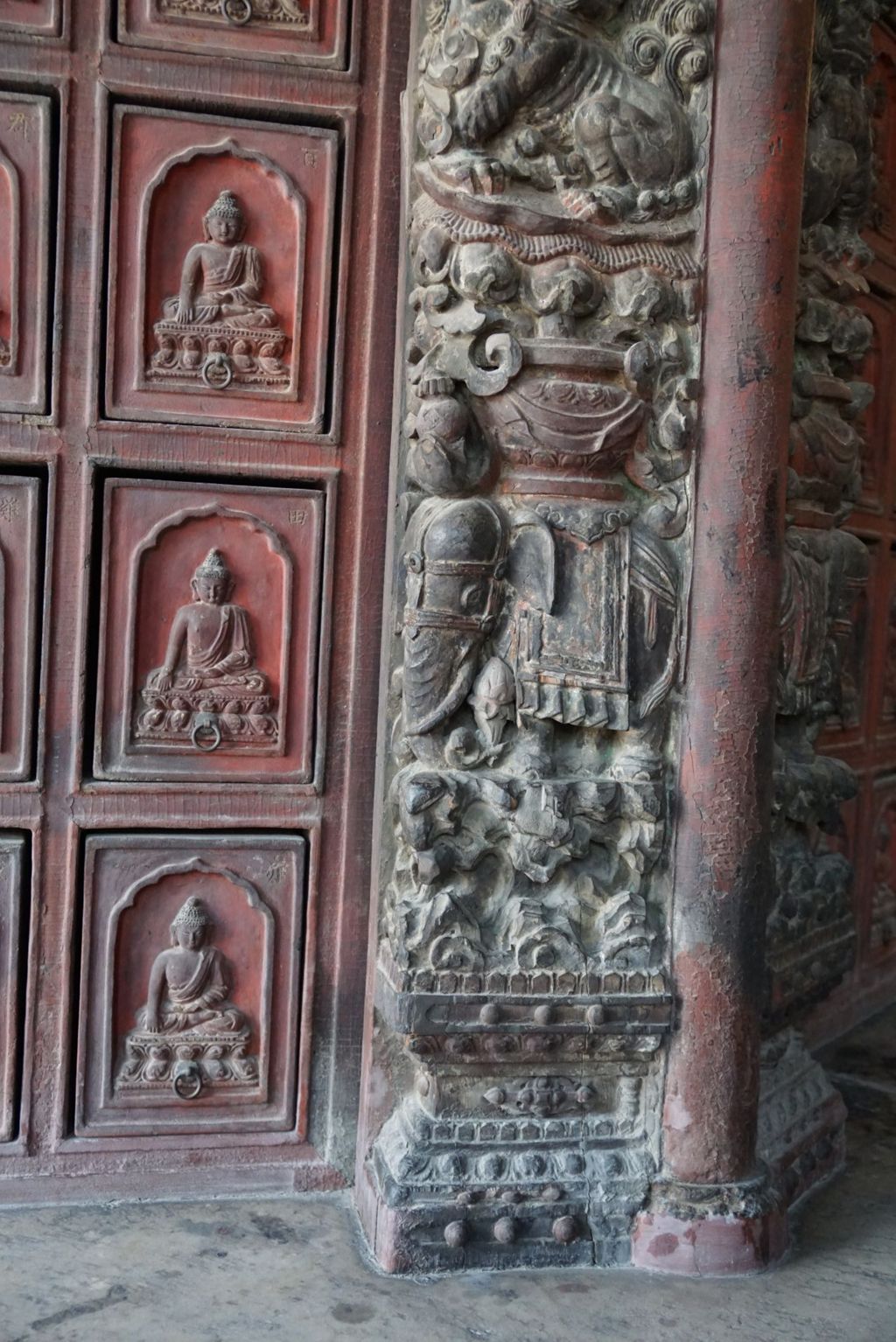 Miniature of Revolving Sutra Cabinet (Zhuanlun Jingzang, or Scripture Cabinet) in Sutra Hall (Zangdian, or Scripture Hall), elephanet figure on the column