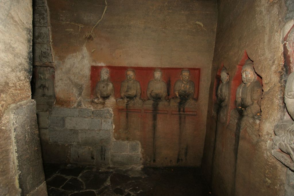 Miniature of Northern Xiangtangshan, Middle Cave, interior