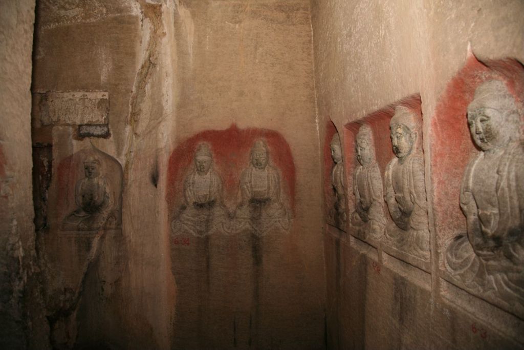 Miniature of Northern Xiangtangshan, Middle Cave, interior