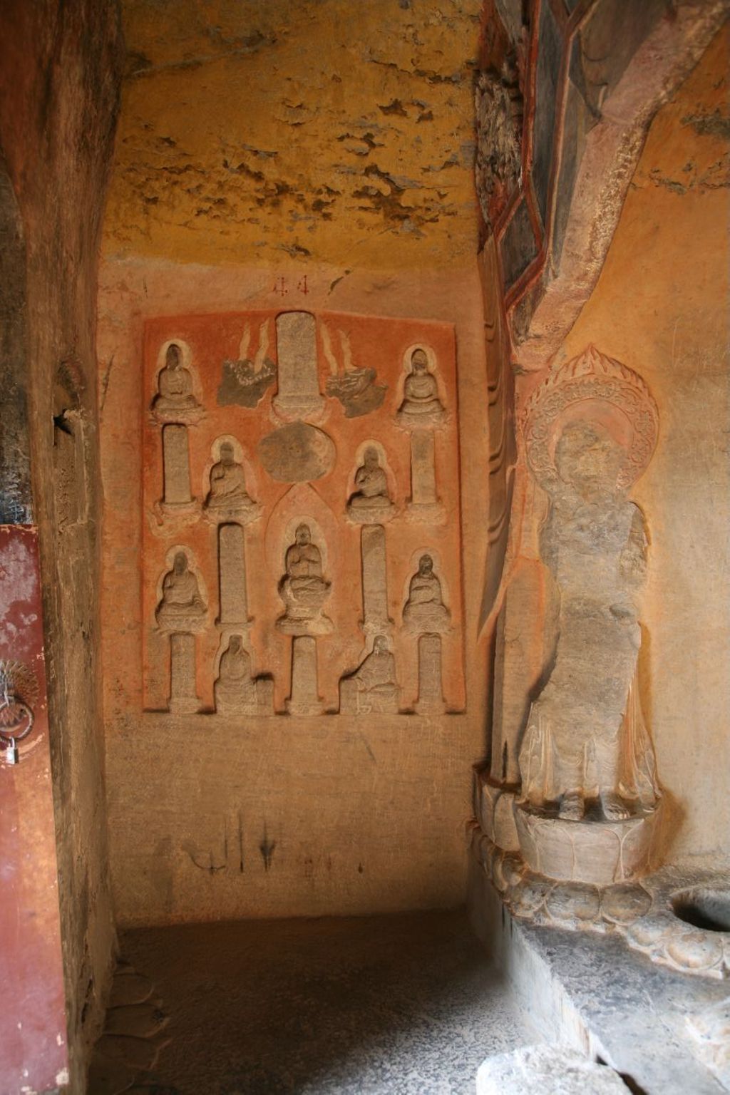 Miniature of Northern Xiangtangshan, North Cave, outside caves, south side