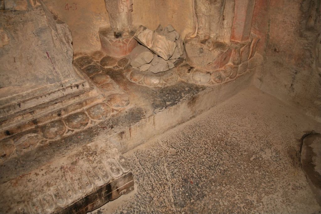 Miniature of Northern Xiangtangshan, North Cave, outside caves, south side