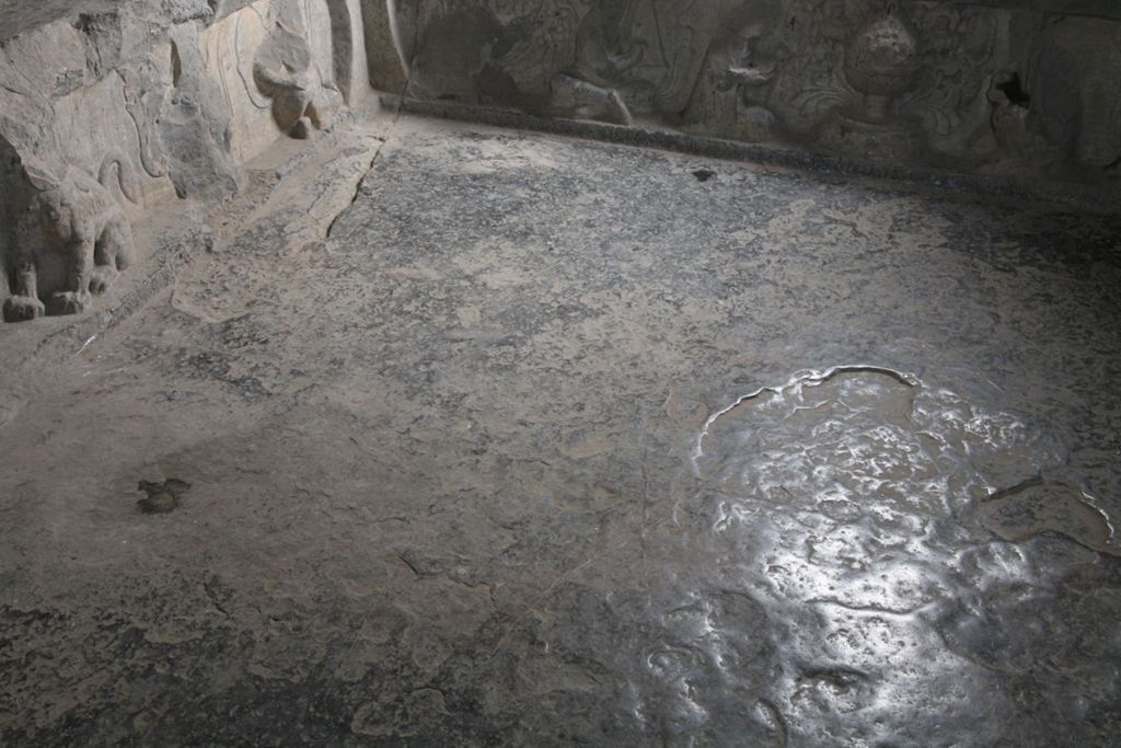 Miniature of Northern Xiangtangshan, South Cave, east wall