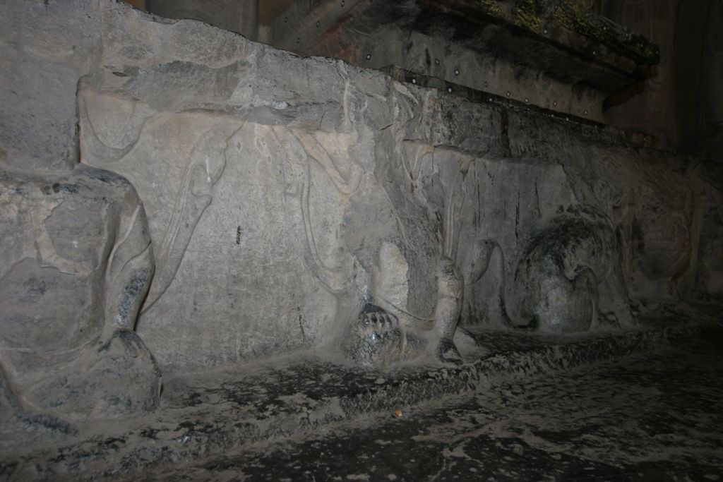Miniature of Northern Xiangtangshan, South Cave, east wall